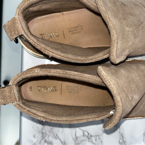 TOMS Paxton Ankle Sneaker Light Taupe Suede Size 7 Casual Comfy Slip On Cushion - Picture 4 of 10